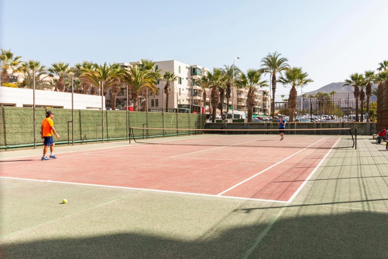Homeforguest Modern And Recently Renovated Apartment In Arona アロナ エクステリア 写真
