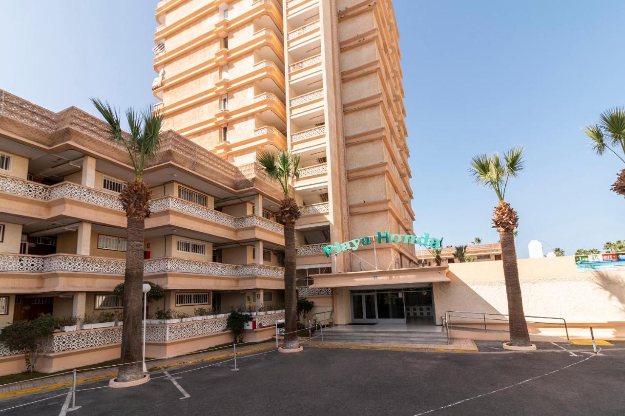 Homeforguest Modern And Recently Renovated Apartment In Arona アロナ エクステリア 写真