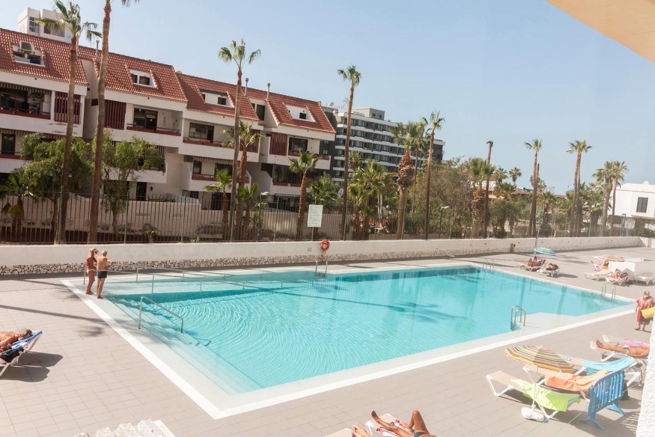 Homeforguest Modern And Recently Renovated Apartment In Arona アロナ エクステリア 写真