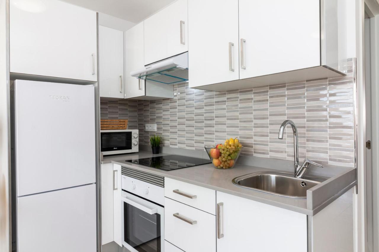 Homeforguest Modern And Recently Renovated Apartment In Arona アロナ エクステリア 写真