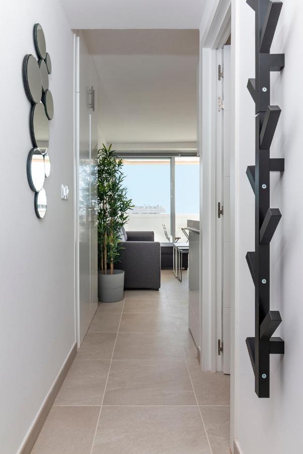 Homeforguest Modern And Recently Renovated Apartment In Arona アロナ エクステリア 写真