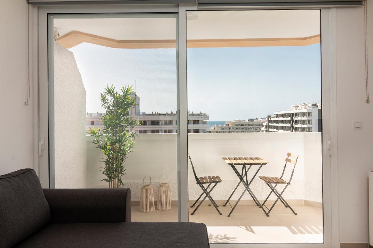 Homeforguest Modern And Recently Renovated Apartment In Arona アロナ エクステリア 写真